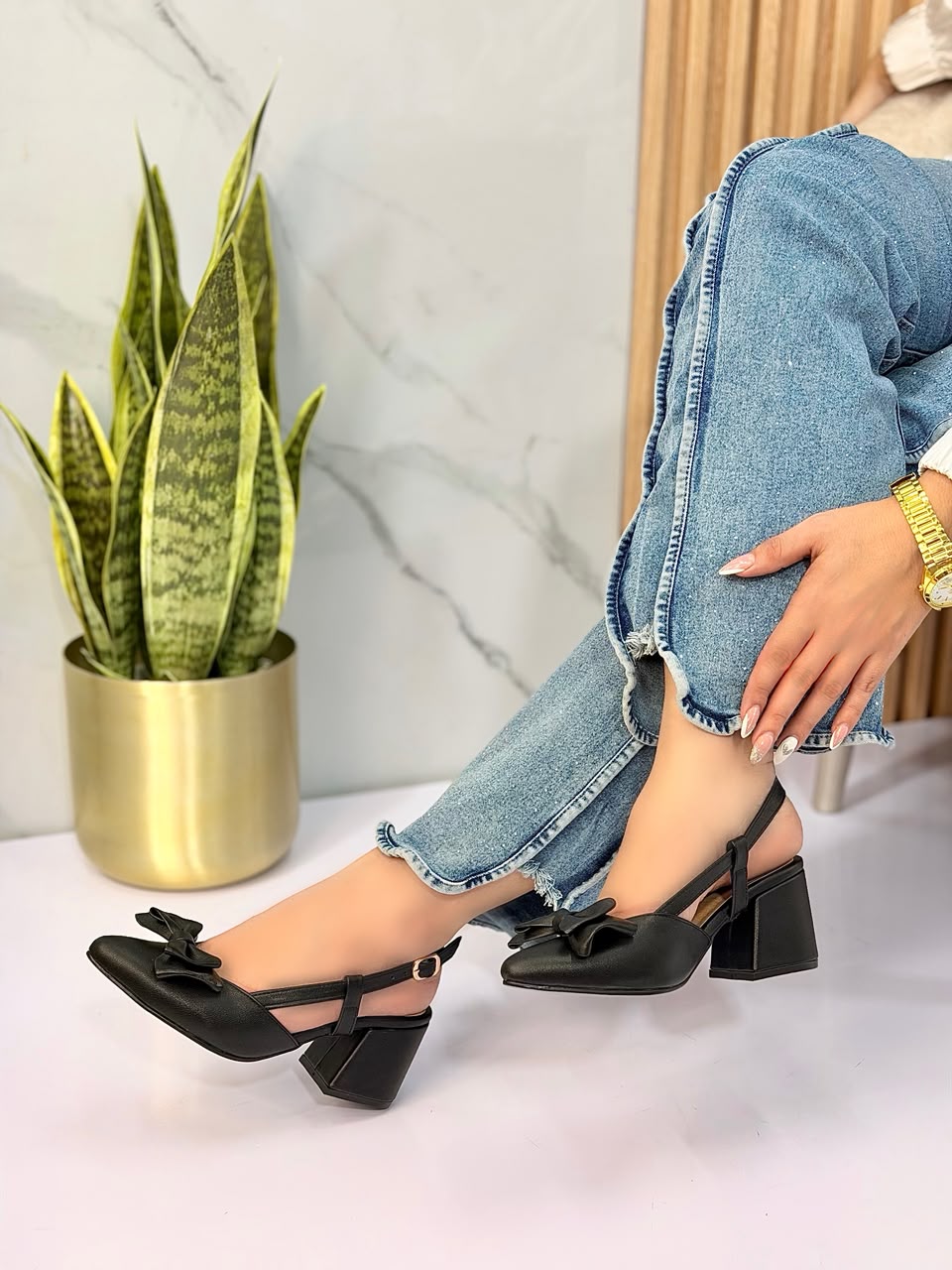 Zapatilla Nora Destalonada con Moño